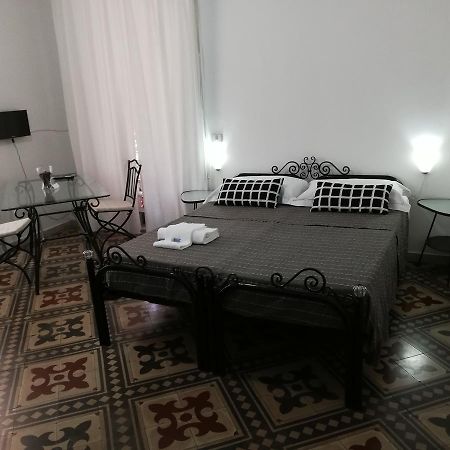 Aloi Rooms Aeroporto di Catania Fontana Rossa Esterno foto